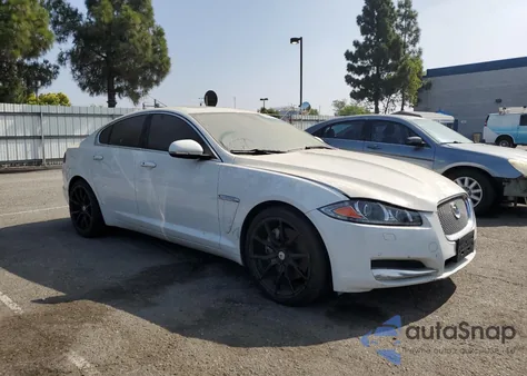 2015 Jaguar Xf 2.0T Premium z USA, uszkodzony, nr VIN SAJWA0FS2FPU75151